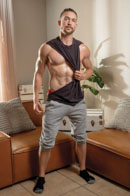 Club Inferno Dungeon Picture 3